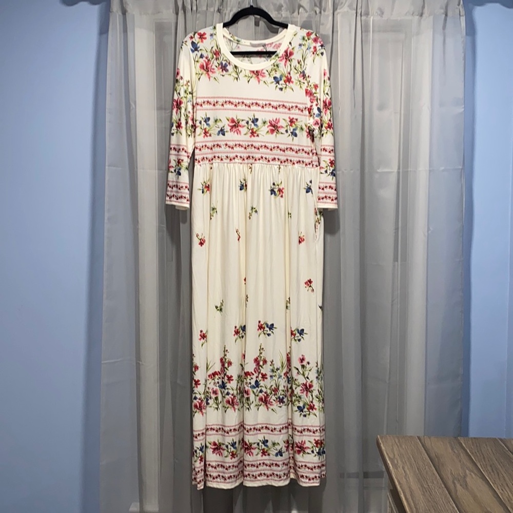 NWT Floral Cream Maxi Dress